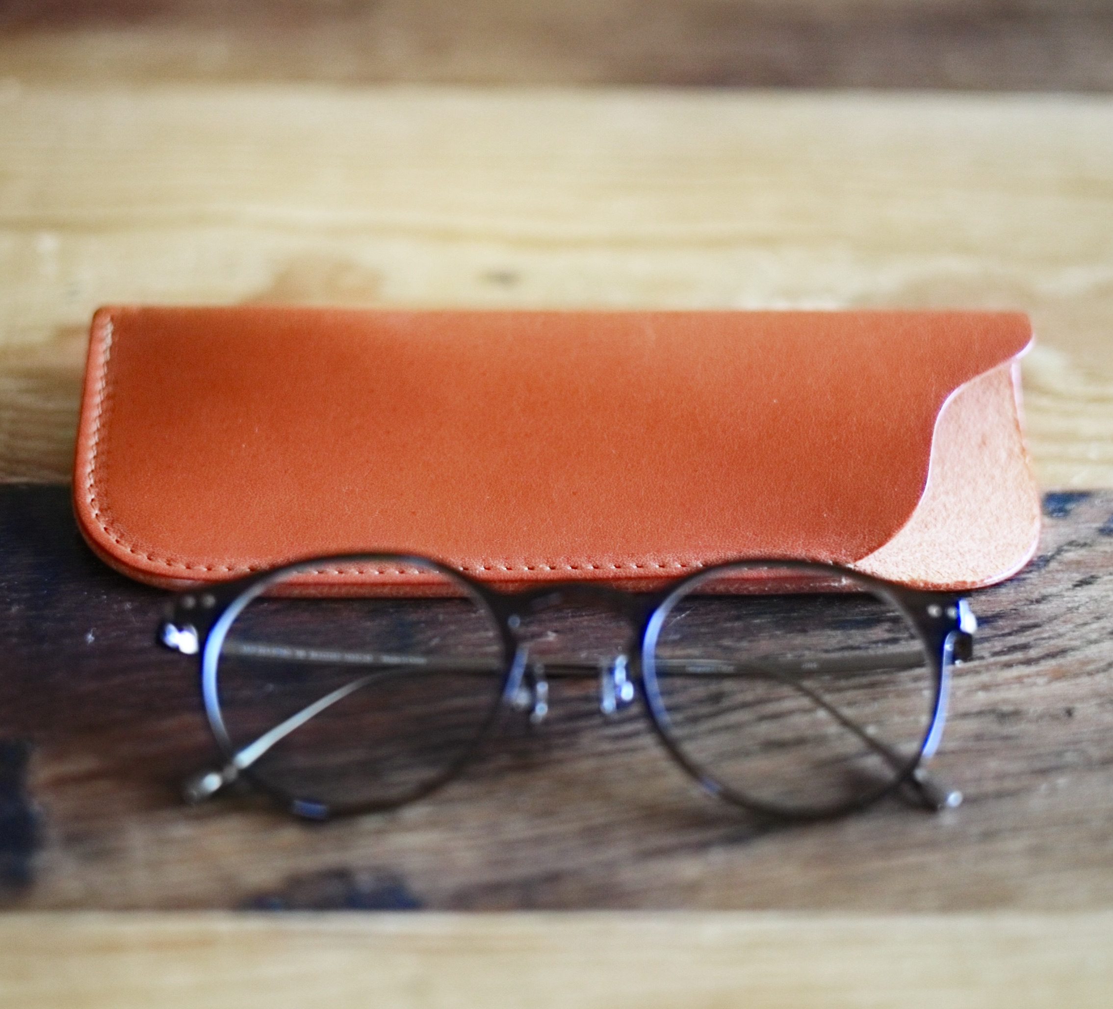 イタリアンレザーのメガネケース　レンガ